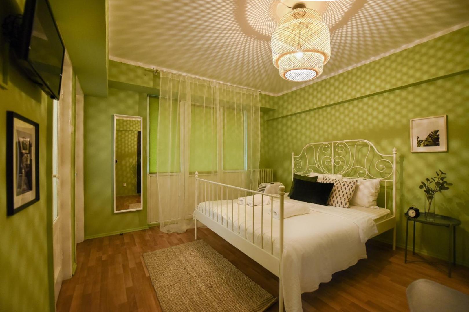 Chic Accommodation With Breathtaking Views Over Calea Victoriei - Your Central Heaven بوخارست الغرفة الصورة